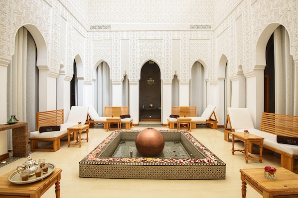Steam room, Turkish bath/hammam, body treatments, aromatherapy