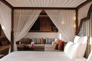 Hochwertige Bettwaren, Minibar, Zimmersafe, Verdunkelungsvorhänge