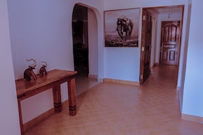 Interior - Oleandar (Athi River)