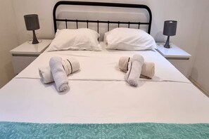 3 bedrooms, iron/ironing board, Internet