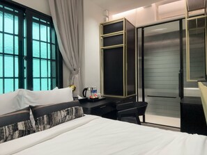 Deluxe Double Room | Desk, laptop workspace, free WiFi - SOCIAL on Outram (Singapore)