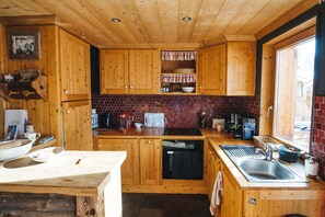 Kühlschrank, Mikrowelle, Geschirrspüler