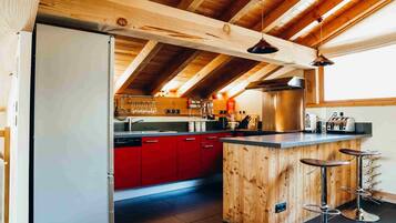 Fridge, microwave, oven