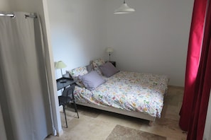 4 Schlafzimmer, Bügeleisen/Bügelbrett, Reisekinderbett, WLAN