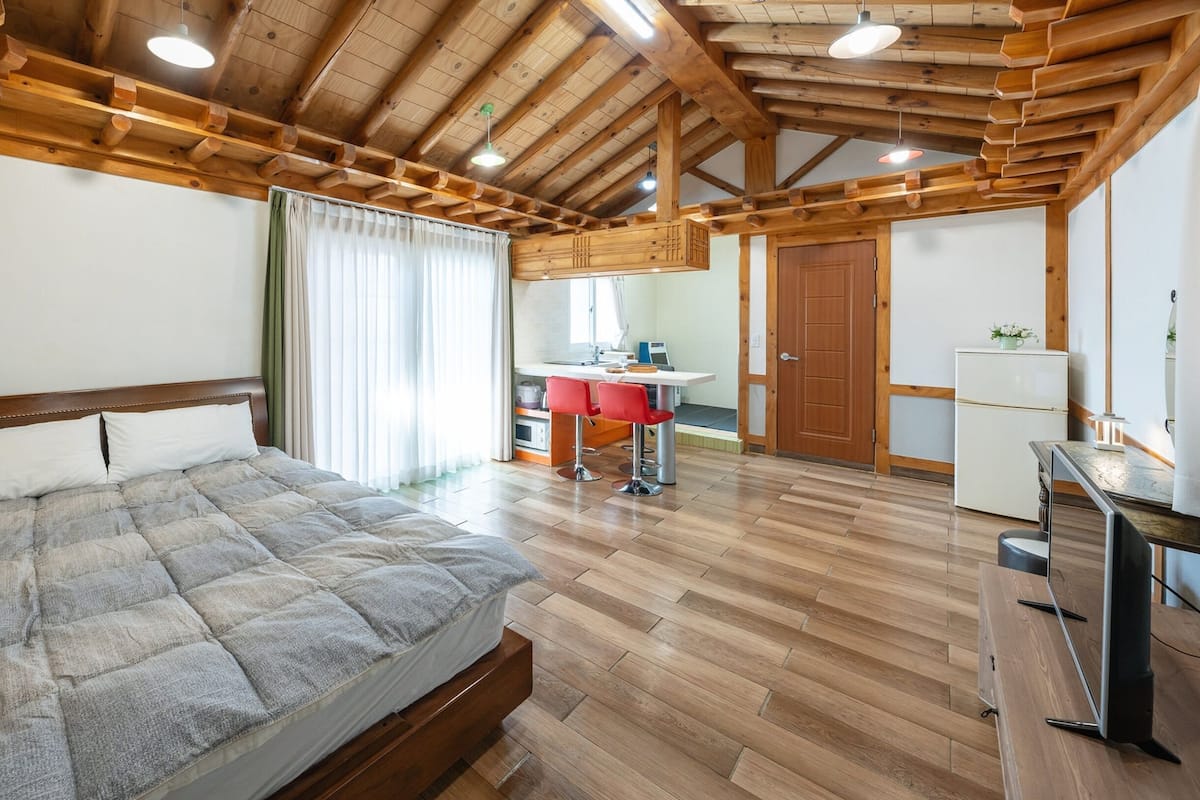 Basic-Zimmer, 1 Schlafzimmer (Iron Cauldron Room(Pet/ Private BBQ))