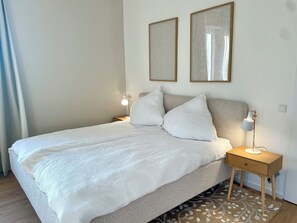 1 dormitori, planxa i posts de planxar, wifi i roba de llit 