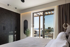 5 bedrooms, soundproofing, iron/ironing board, travel cot - Coastal Villa Aya: Minimalist Elegance by etouri (Rethymno)