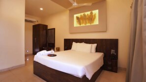 Soundproofing, free WiFi - Map Resort (Alibag)