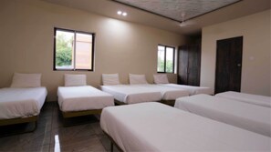 Family Room, Balcony | Soundproofing, free WiFi