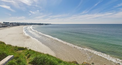 -COTTEN- Grand duplex vue mer au cœur de Concarnea