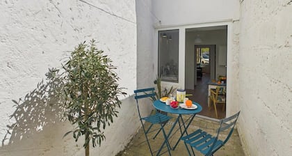 -COTTEN- Grand duplex vue mer au cœur de Concarnea