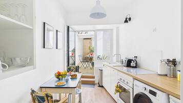 Réfrigérateur, micro-ondes, four, lave-vaisselle