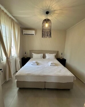 3 slaapkamers, een strijkplank/strijkijzer, reisbedje, gratis wifi