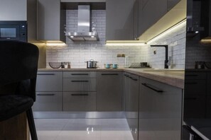 Fridge, microwave, oven, dishwasher