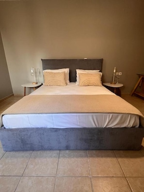 2 chambres, fer et planche à repasser, lit parapluie, Wi-Fi gratuit