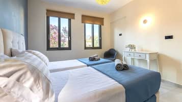 2 bedrooms, iron/ironing board, travel cot, free WiFi