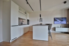 Kühlschrank, Ofen, Herdplatte, Geschirrspüler