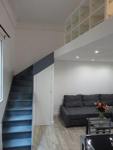 Practical Lodging near Le Louvre