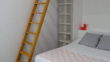 2 slaapkamers, een strijkplank/strijkijzer, wifi, beddengoed