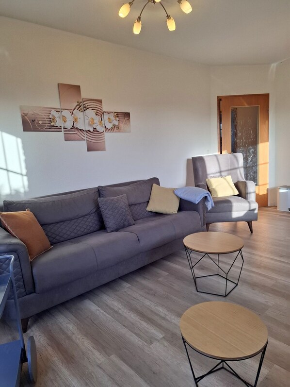 Unclassified image, 1 of 16, button