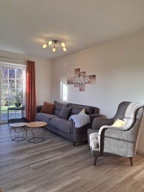 Unclassified image, 2 of 16, button