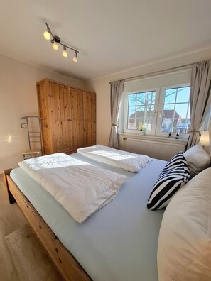 2 slaapkamers, een strijkplank/strijkijzer, wifi