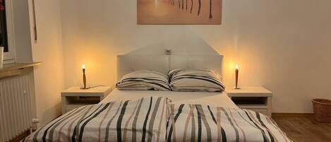 1 soverom, strykejern/-brett, wi-fi (inkludert) og sengetøy