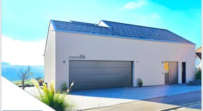 Exterior - Holiday Home 'Gold Haus 2' with Private Terrace, Private Garden and Wi-Fi (Bannholz)