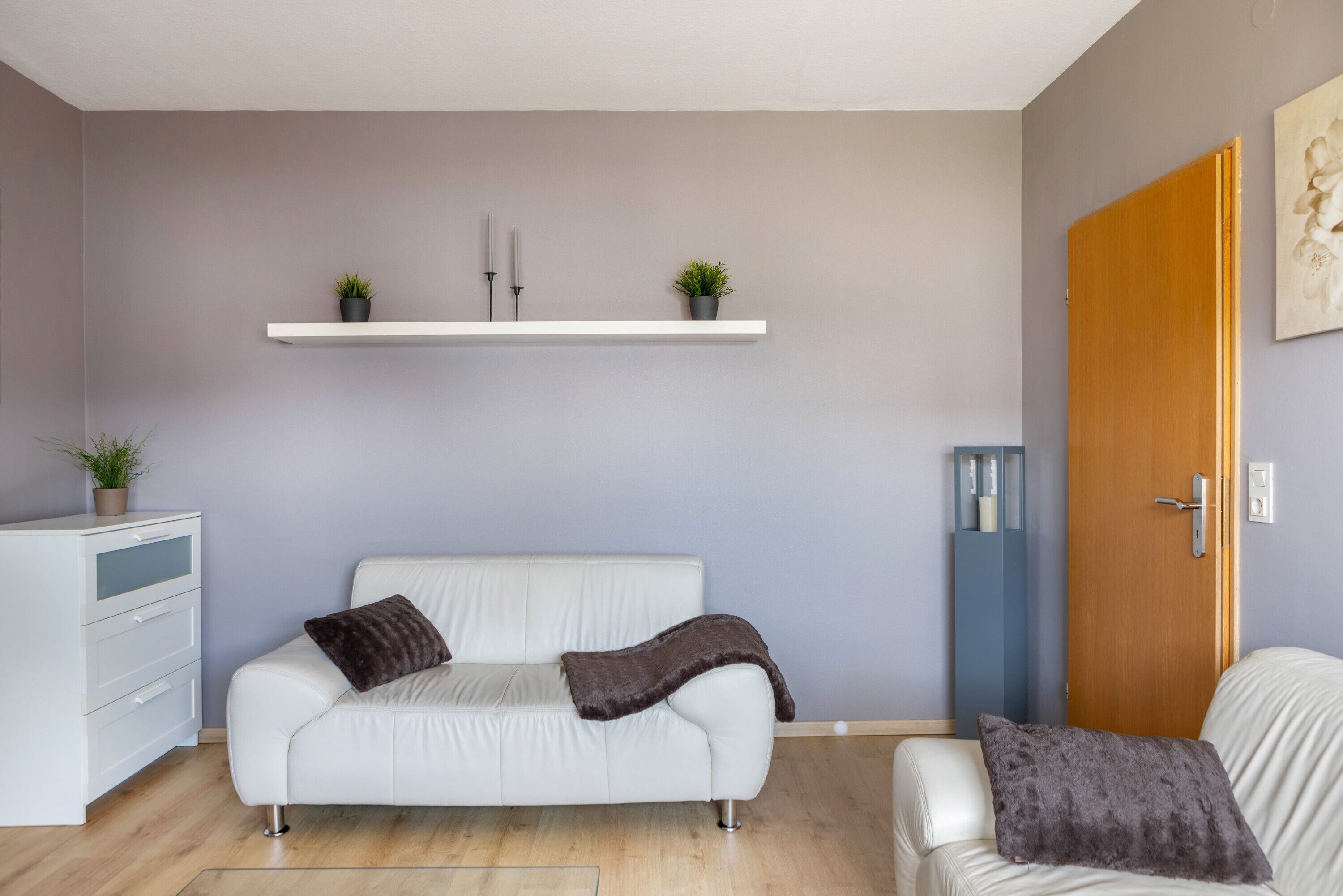 Fernseher, Tischtennisplatte, Stereoanlage