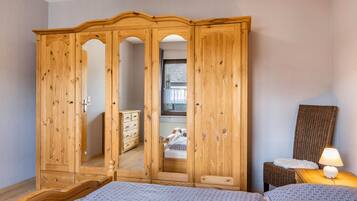 1 bedroom, free WiFi, bed sheets