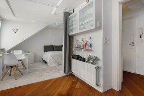 1 bedroom, iron/ironing board, free WiFi, bed sheets