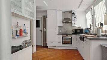 Køleskab, mikrobølgeovn, ovn, opvaskemaskine