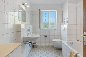 Dusche, Haartrockner, Handtücher