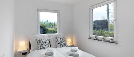 2 bedrooms, free WiFi, bed sheets