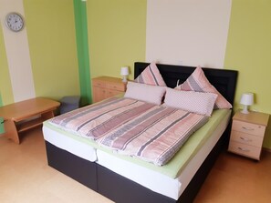 1 bedroom, iron/ironing board, free WiFi, bed sheets - Holiday Home 'Waldblick' with Private Terrace, Private Garden and Wi-Fi (Reinharz)