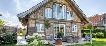 Holiday Home 'Exklusives Ferienhaus' with Private Terrace, Wi-Fi and Air Conditioning