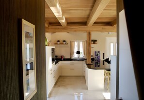 Kühlschrank, Ofen, Herdplatte, Geschirrspüler