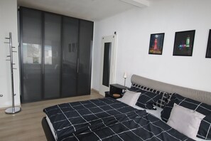 1 soverom, strykejern/-brett, wi-fi (inkludert) og sengetøy