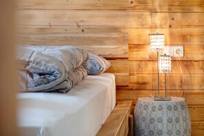 2 bedrooms, free WiFi, bed sheets, wheelchair access