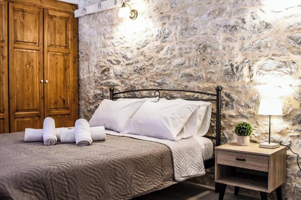 1 chambre, fer et planche à repasser, Wi-Fi gratuit, draps fournis