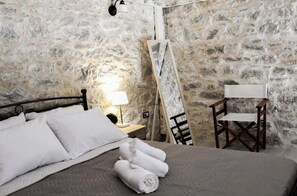 1 chambre, fer et planche à repasser, Wi-Fi gratuit, draps fournis