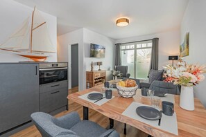 Dining - Cozy vacation apartment with terrace and sea view - only 150 m to the beach (Bansin)