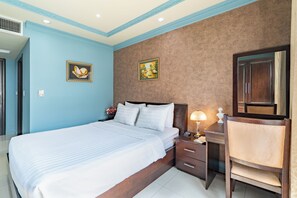 1 bedroom, in-room safe, desk, blackout drapes