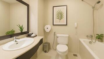 拖鞋、肥皂、洗发水、卫生纸