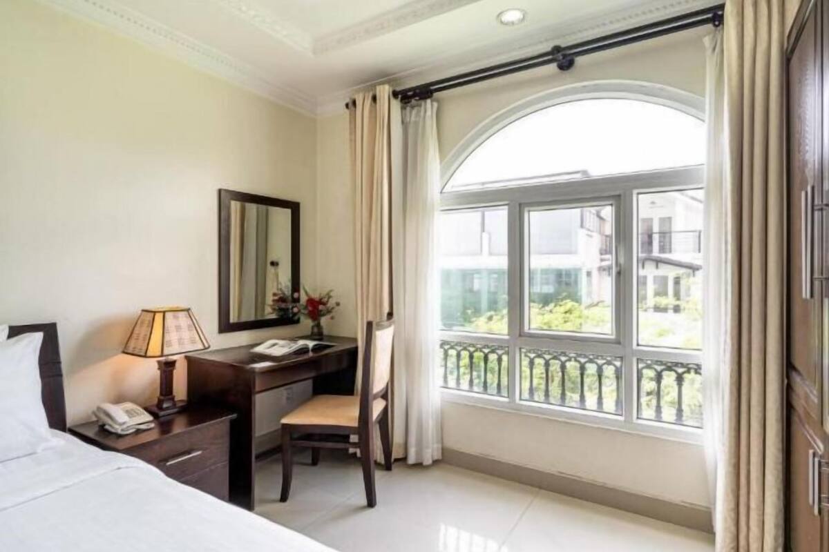 1 bedroom, in-room safe, desk, blackout drapes