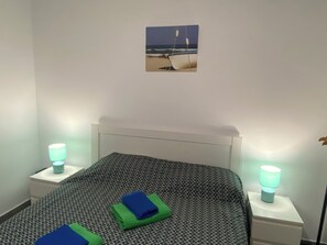 3 makuuhuonetta, silitysrauta/-lauta, Wi-Fi, vuodevaatteet