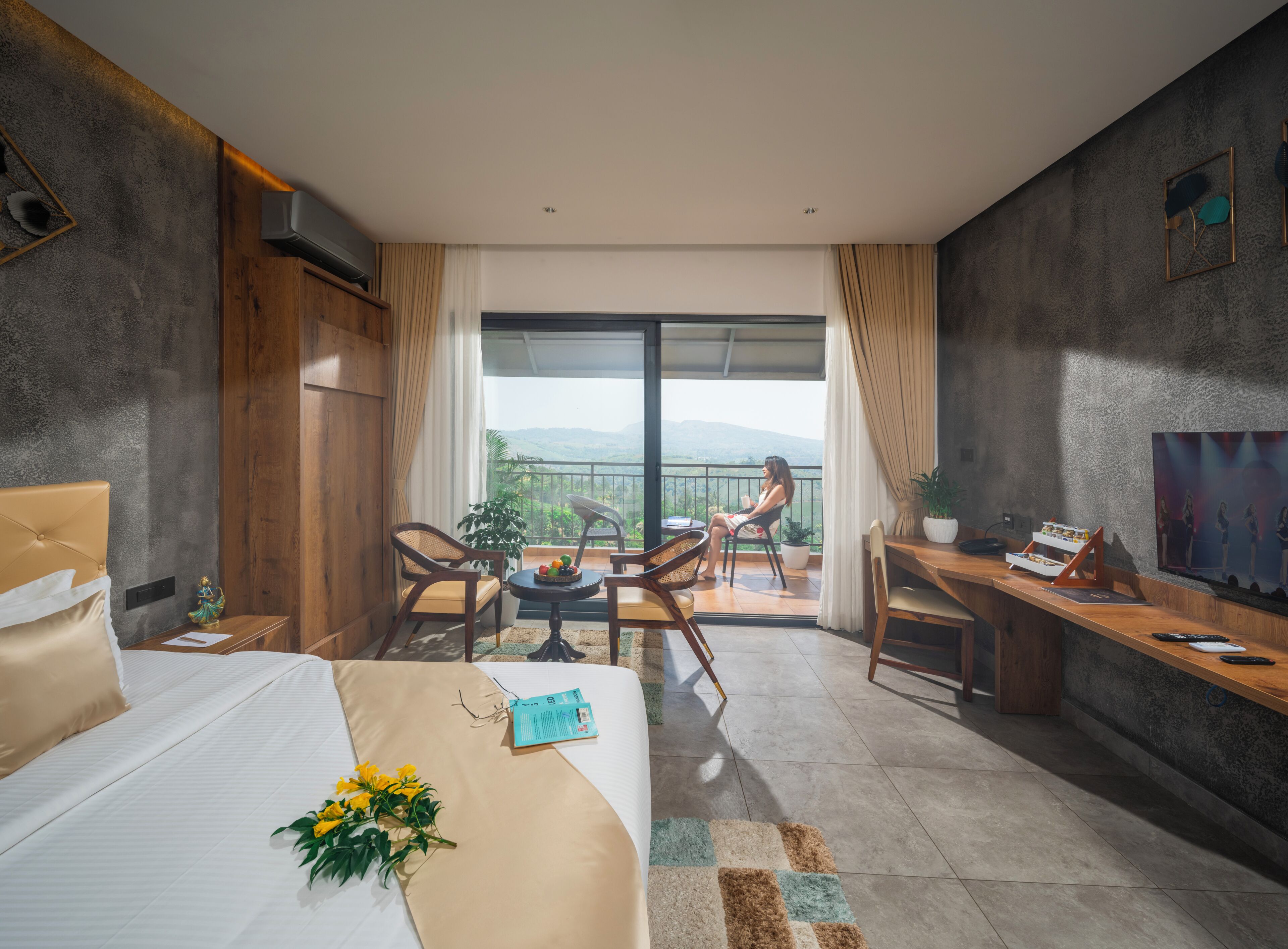 Luksussviitti, parveke, vuoristonäköala | 1 makuuhuone, tallelokero huoneessa, pimennysverhot, silitysrauta/-lauta