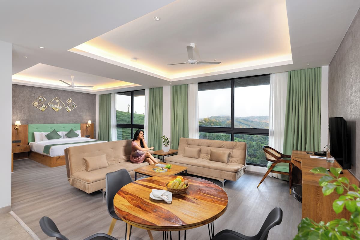 Junior Suite, Mountain View | 1 bedroom, in-room safe, blackout drapes, iron/ironing board