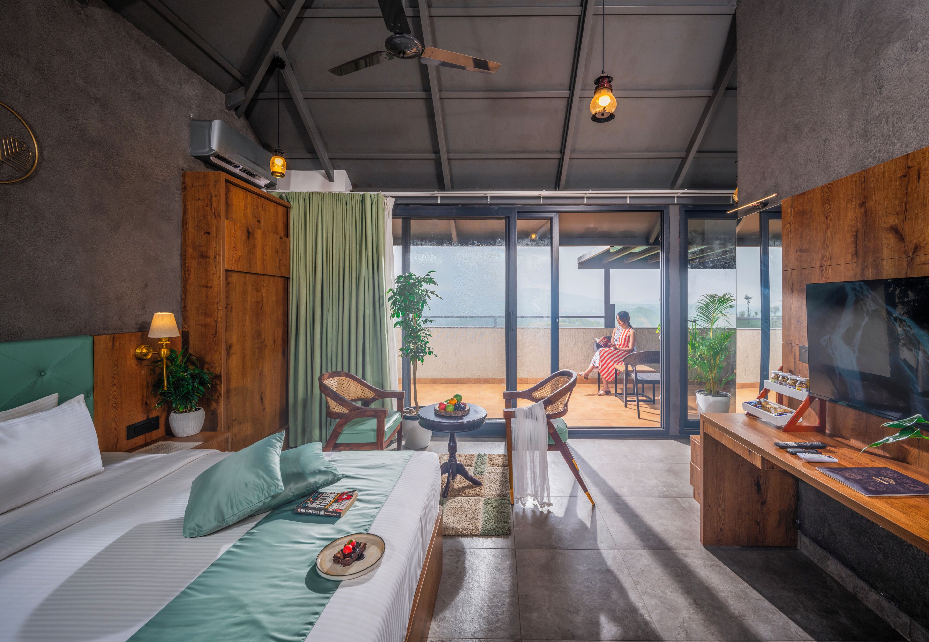 Häämatkasviitti, parveke, vuoristonäköala | 1 makuuhuone, tallelokero huoneessa, pimennysverhot, silitysrauta/-lauta