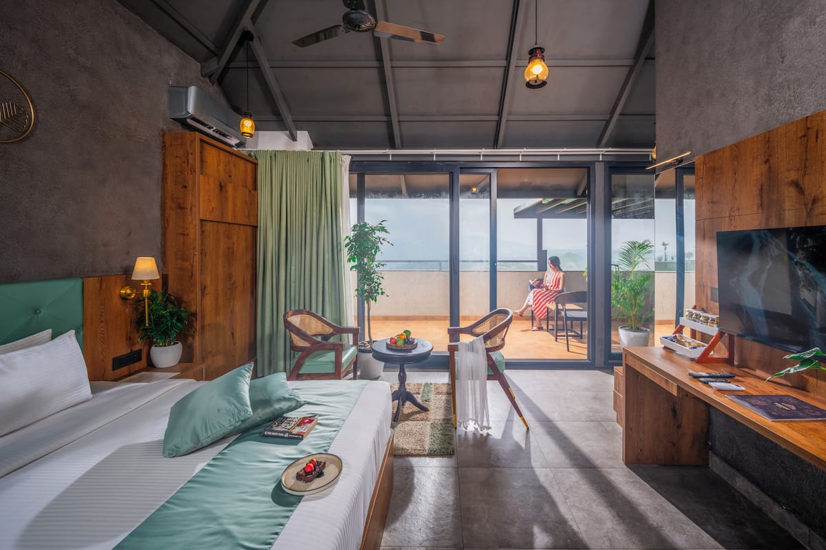 Häämatkasviitti, parveke, vuoristonäköala | 1 makuuhuone, tallelokero huoneessa, pimennysverhot, silitysrauta/-lauta